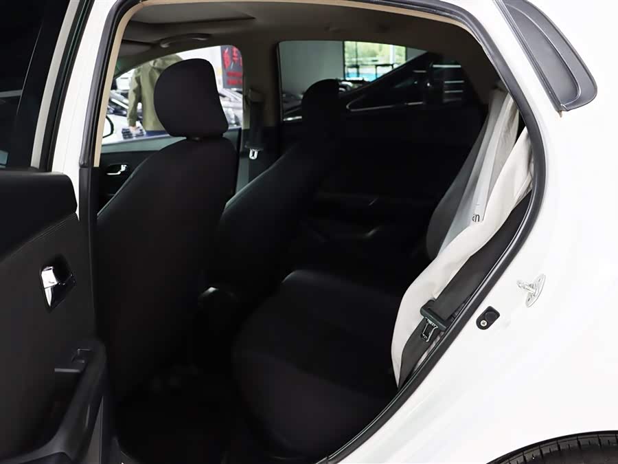 起亚 起亚K2 2012 汽车图片 #6