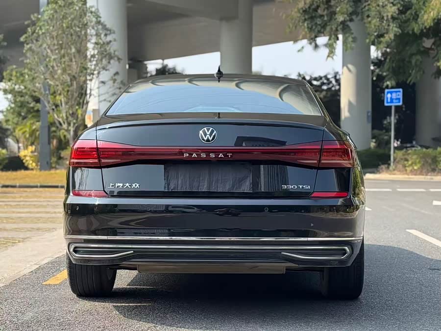 Volkswagen Passat 2023 car image #6