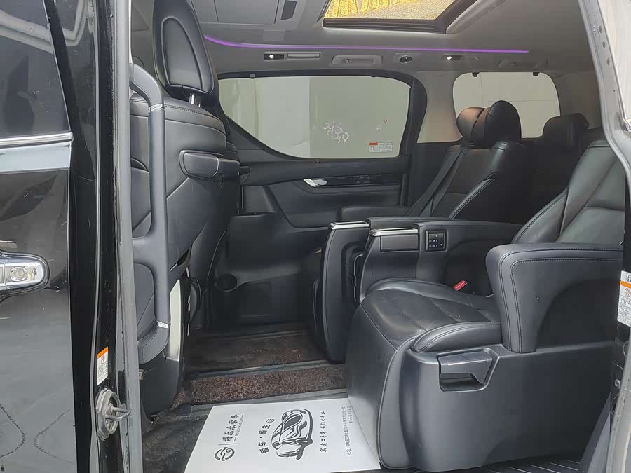 Toyota Vellfire 2020 car image #6