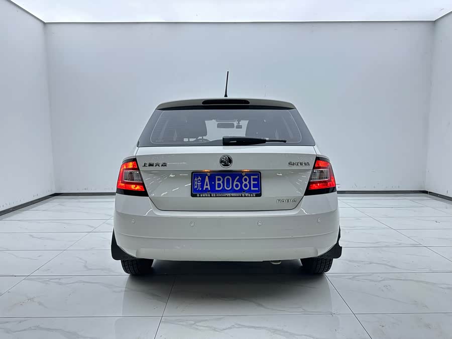 Skoda Fabia 2015 immagine di auto #6