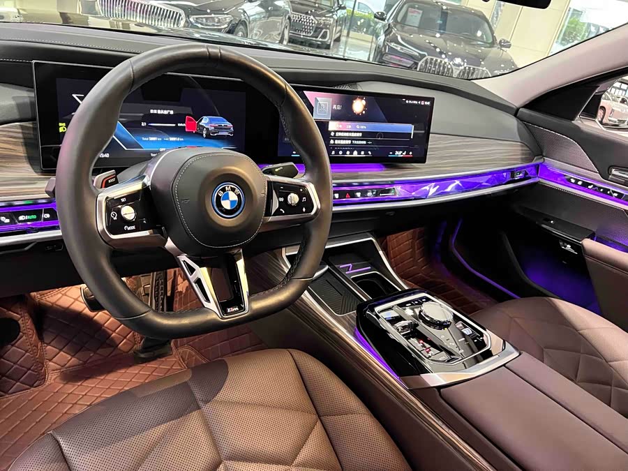 BMW i7 2024 car image #6