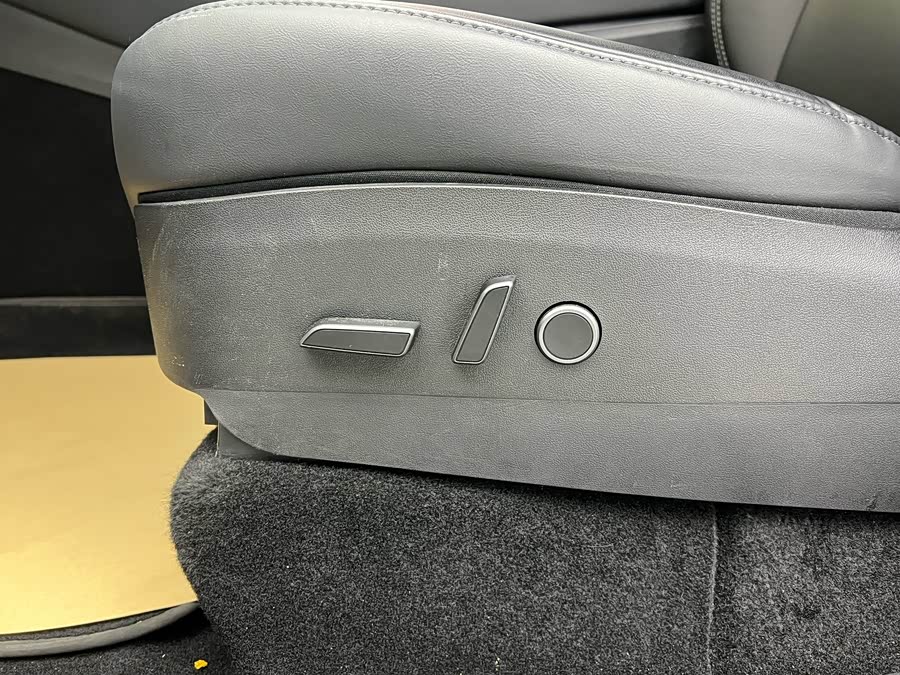 Tesla Model Y 2022 car image #6