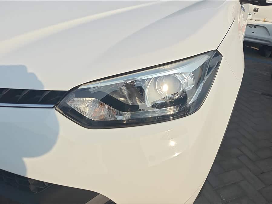 MG GS 2015 car image #6