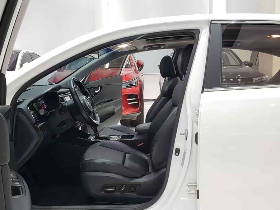 起亚 起亚K4 2015 汽车图片 #6