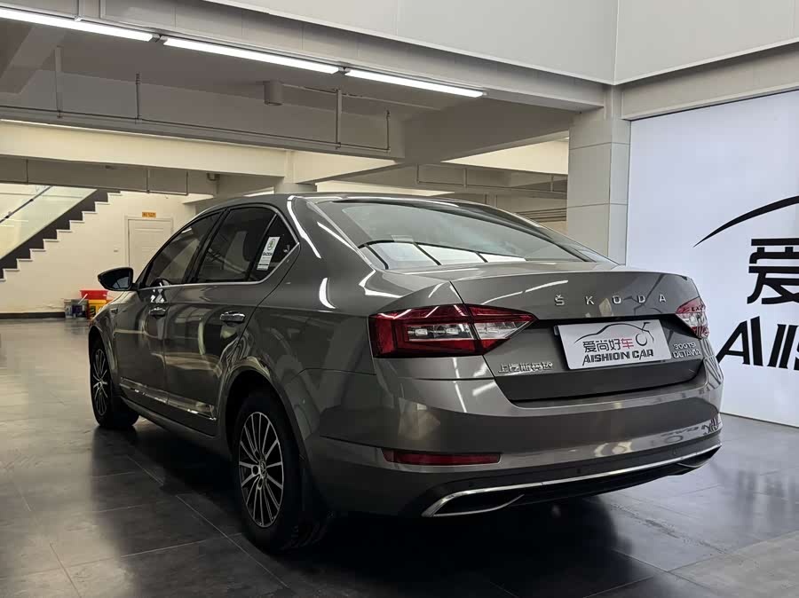 Skoda Octavia 2020 car image #6