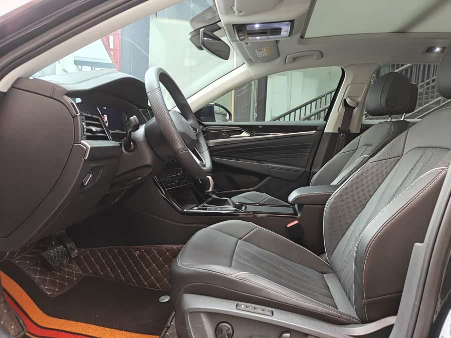 Volkswagen Passat 2024 immagine di auto #6