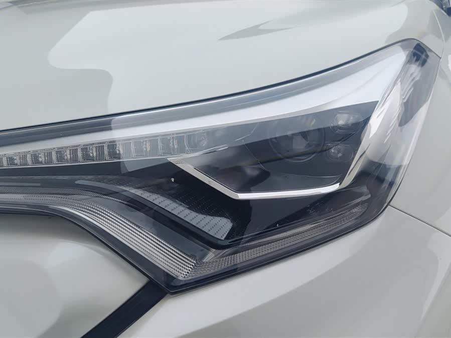 Toyota C-HR EV 2021 car image #6