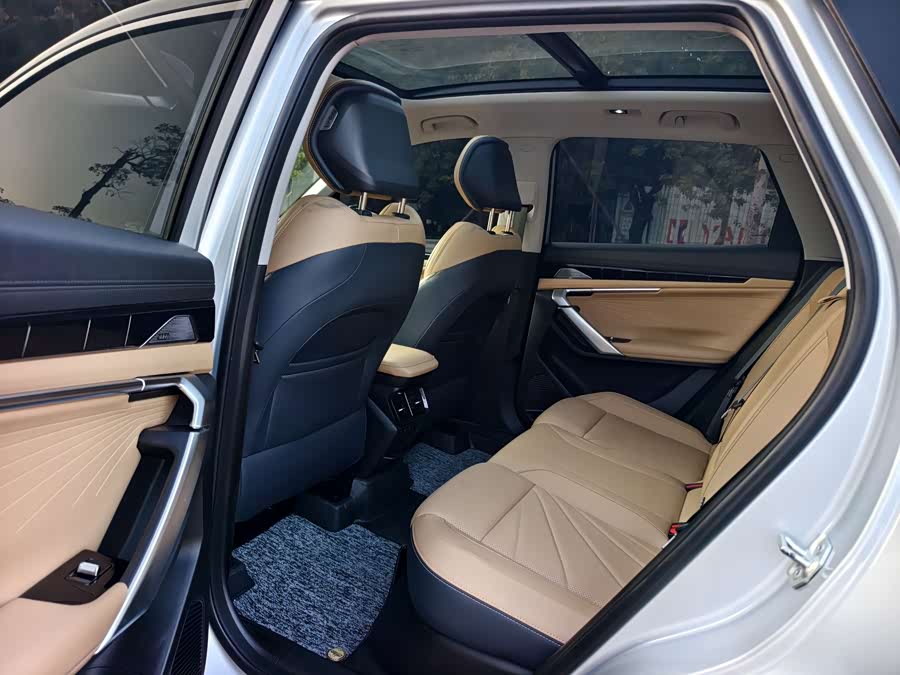 GEELY Boyue L 2022 car image #6