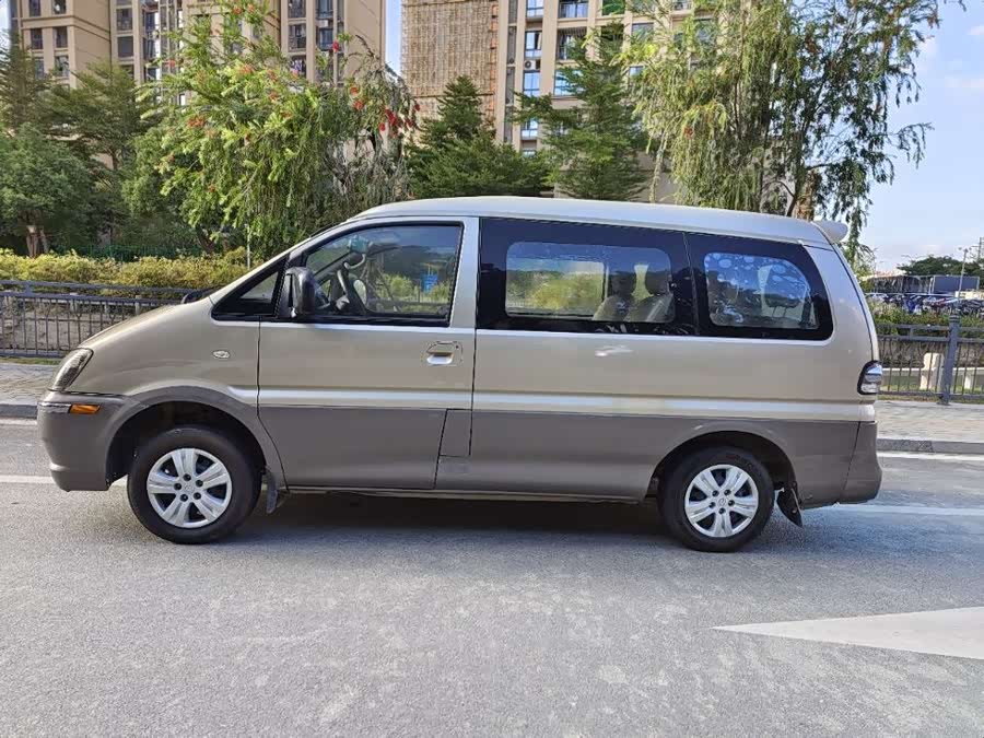 Forthing Lingzhi 2016 car image #6