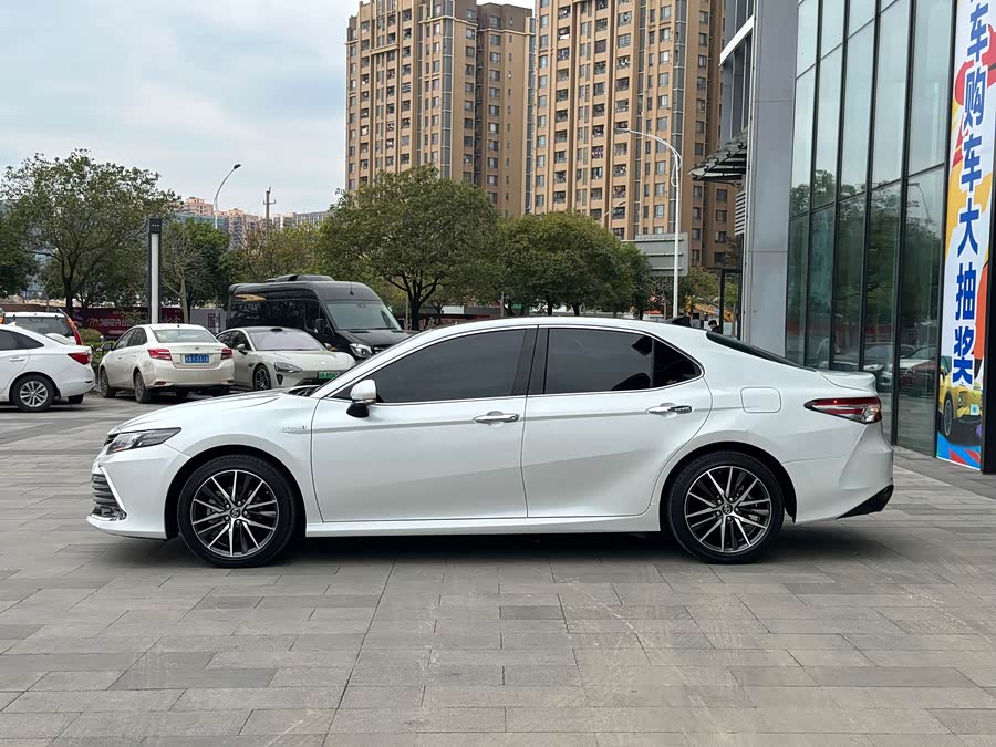 Toyota Camry 2022 car image #6