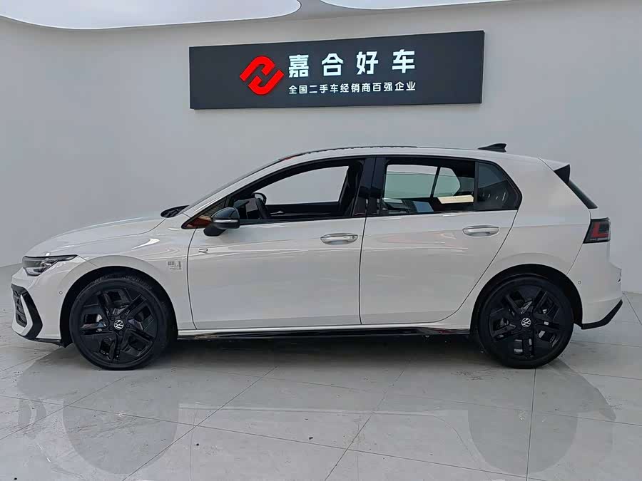 Volkswagen Golf 2025 car image #6