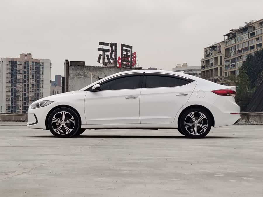 Hyundai Elantra AD 2019 car image #6