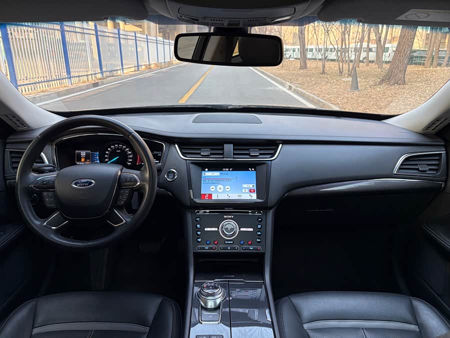 Ford Taurus 2018 car image #6