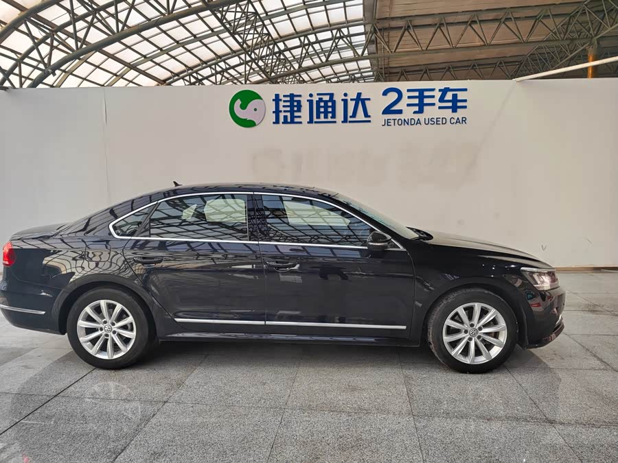 Volkswagen Passat 2018 car image #6