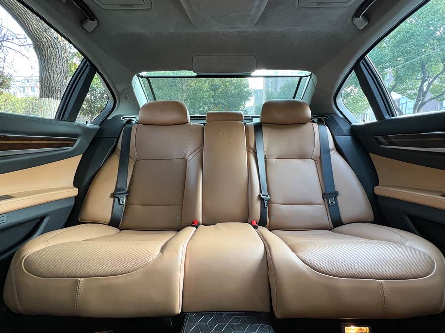 BMW 7 Series 2012 immagine di auto #6