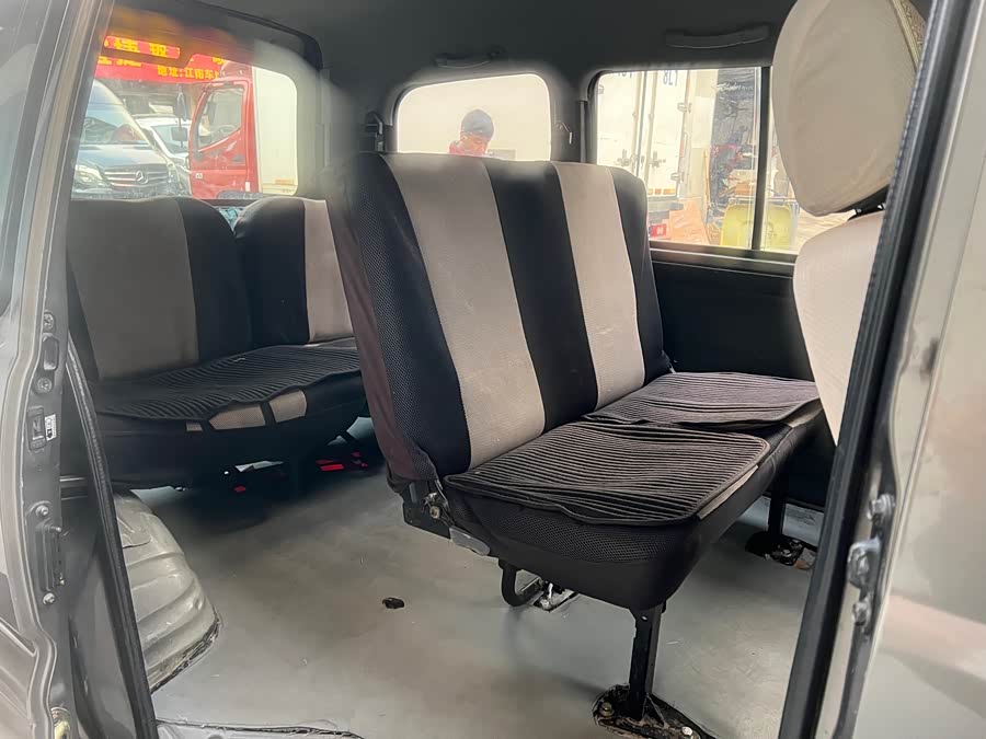 Forthing Lingzhi 2013 car image #6