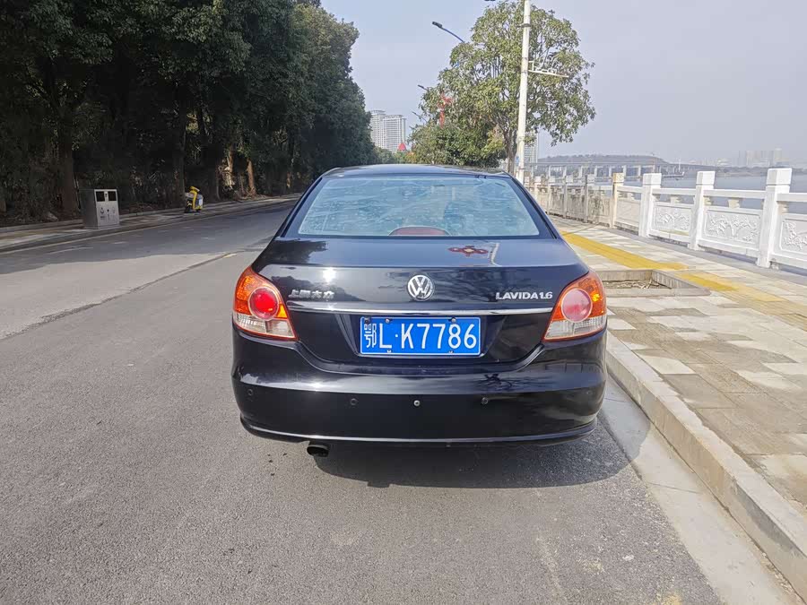 Volkswagen Lavida 2011 изображение автомобиля #6