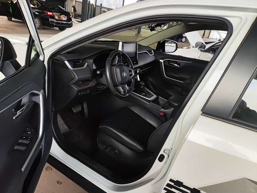 Toyota RAV4 2020 car image #6