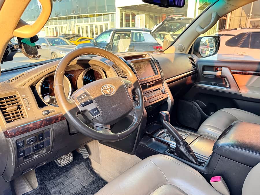 Toyota Land Cruiser 2011 immagine di auto #6