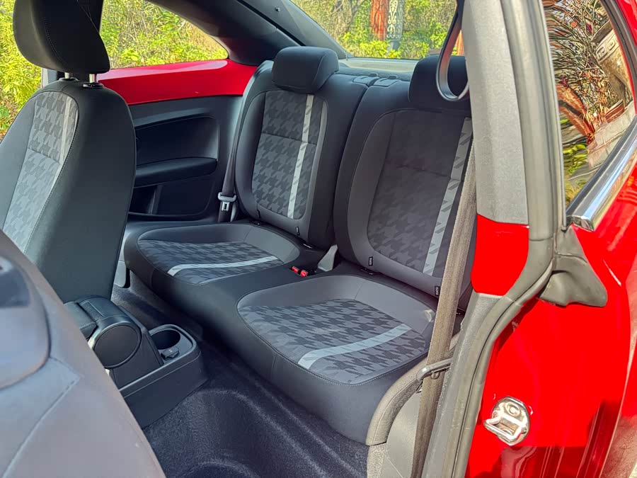 Volkswagen Beetle 2018 immagine di auto #6