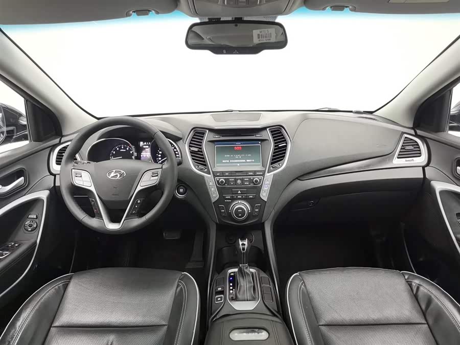 Hyundai Santa Fe 2017 car image #6