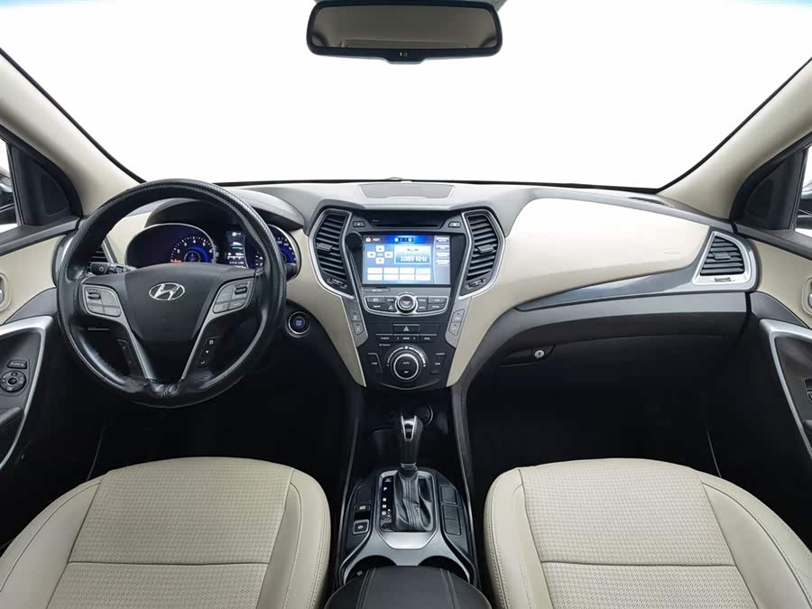 Hyundai Santa Fe 2014 car image #6