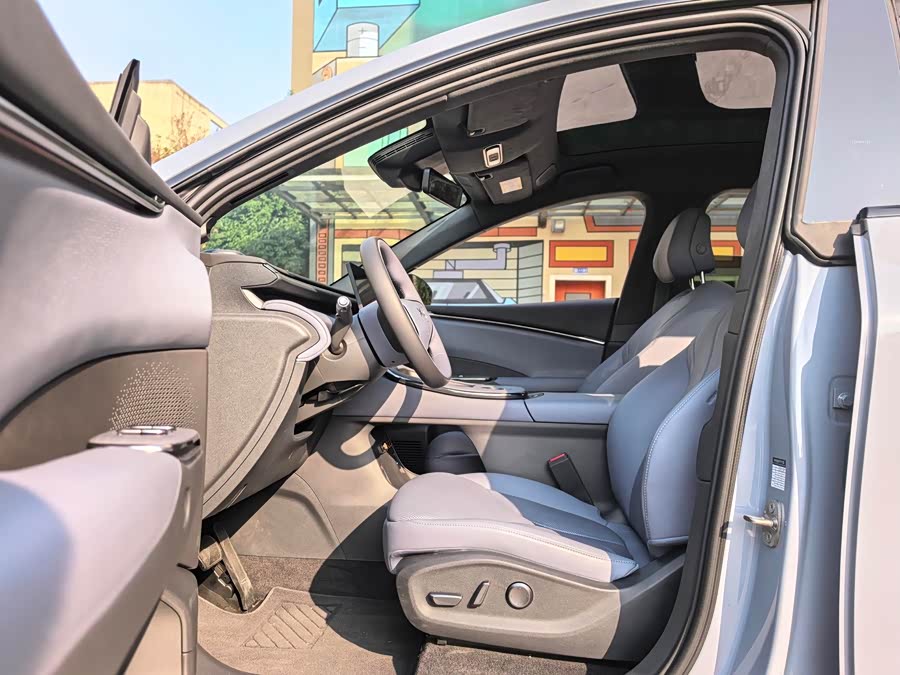 Xpeng G7 2025 #6 Xpeng G7 2025 car image #6