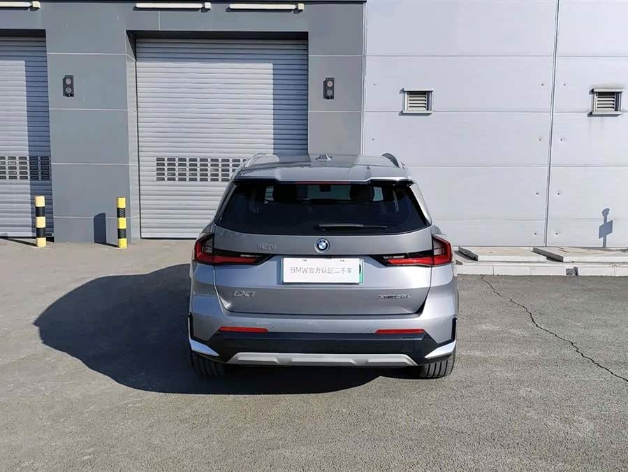 BMW iX1 2025 car image #6