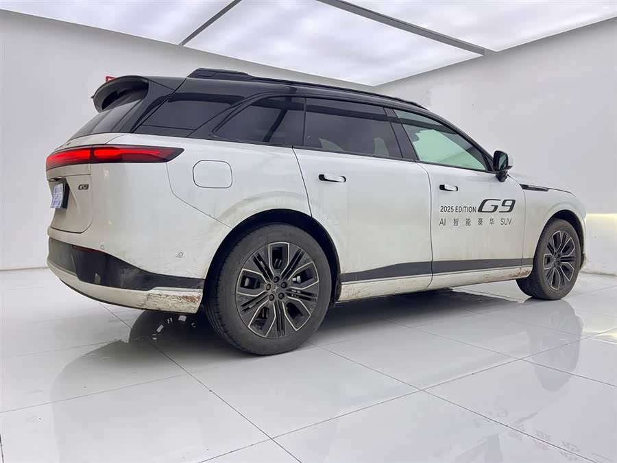 Xpeng G9 2025 صورة سيارة #6