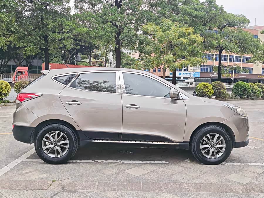 Hyundai ix35 2013 car image #6