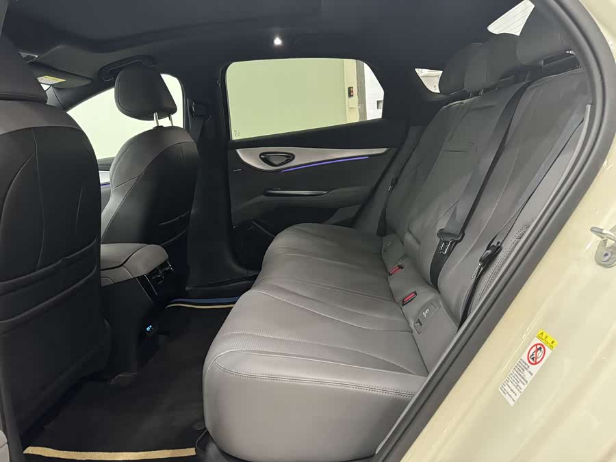 BYD Seal 07 DM-i 2025 car image #6