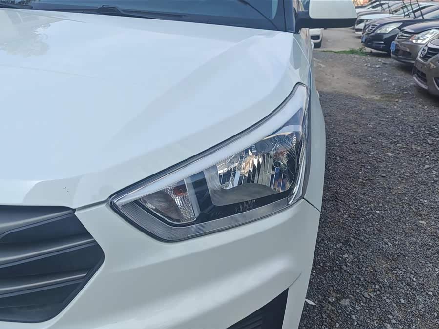 Hyundai ix25 2016 car image #6