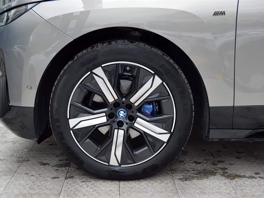 BMW iX M60 2023 #6 BMW iX M60 2023 car image #6