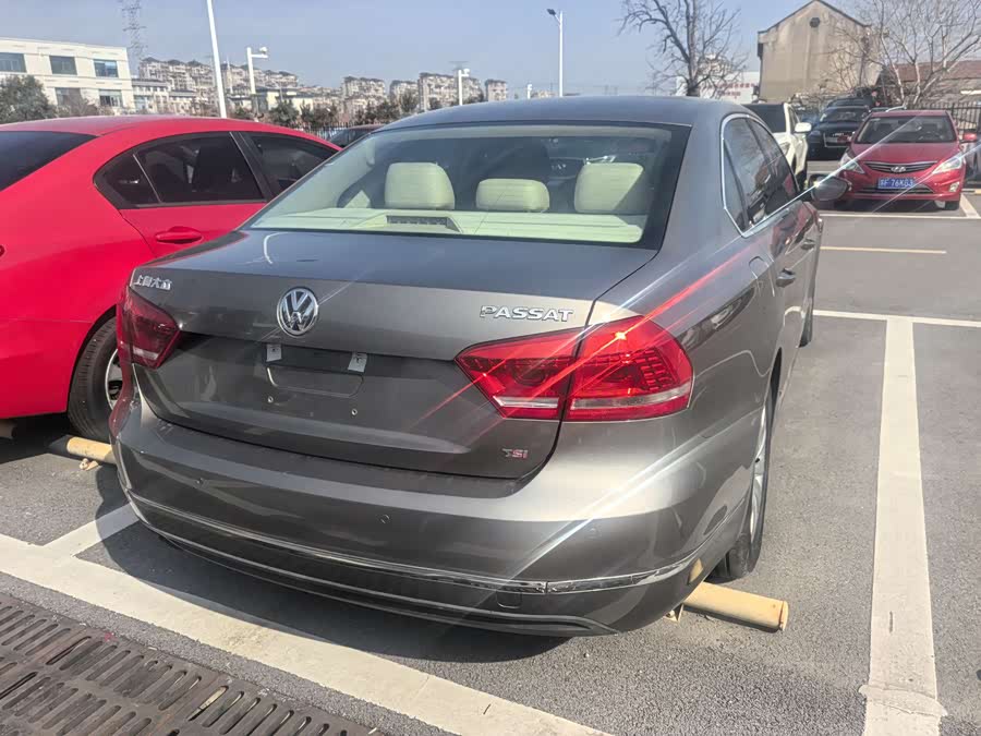 Volkswagen Passat 2013 car image #6