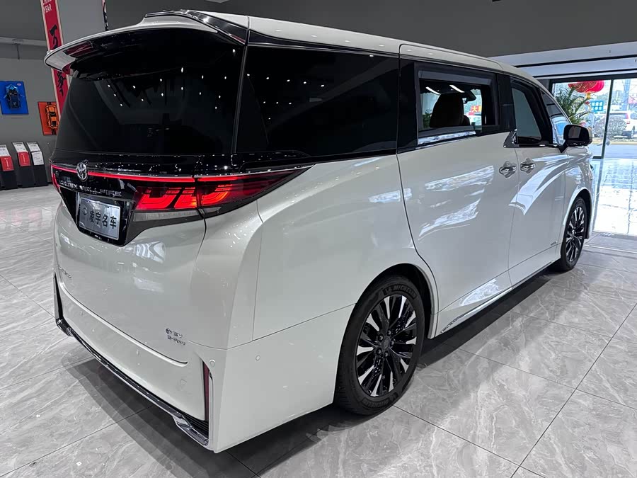 Toyota Vellfire 2024 #6 Toyota Vellfire 2024 صورة سيارة #6