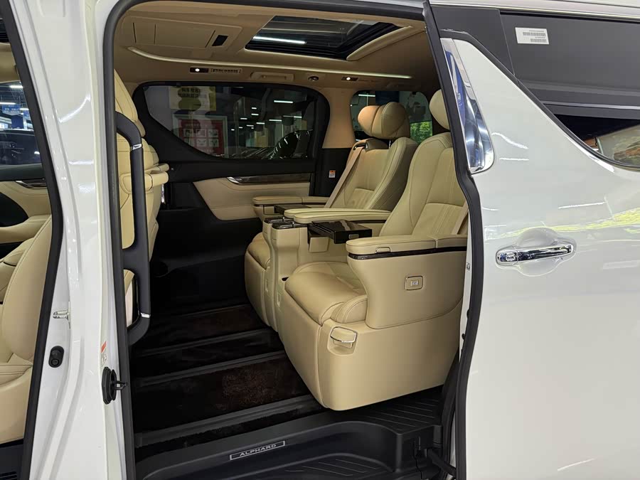 Toyota Alphard 2022 car image #6