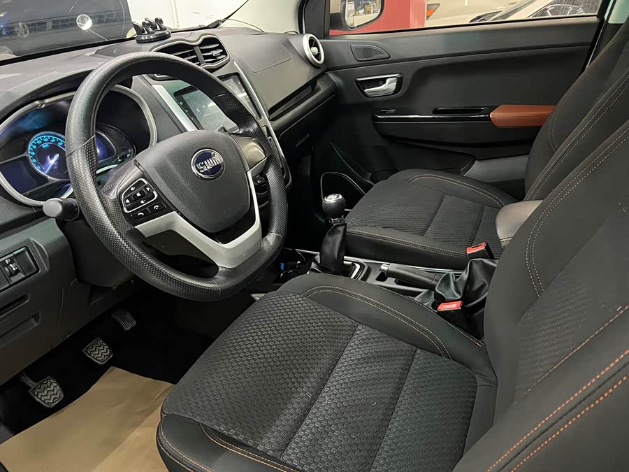 SWM斯威汽车 SWM斯威X3 2018 #6 SWM斯威汽车 SWM斯威X3 2018 汽车图片 #6