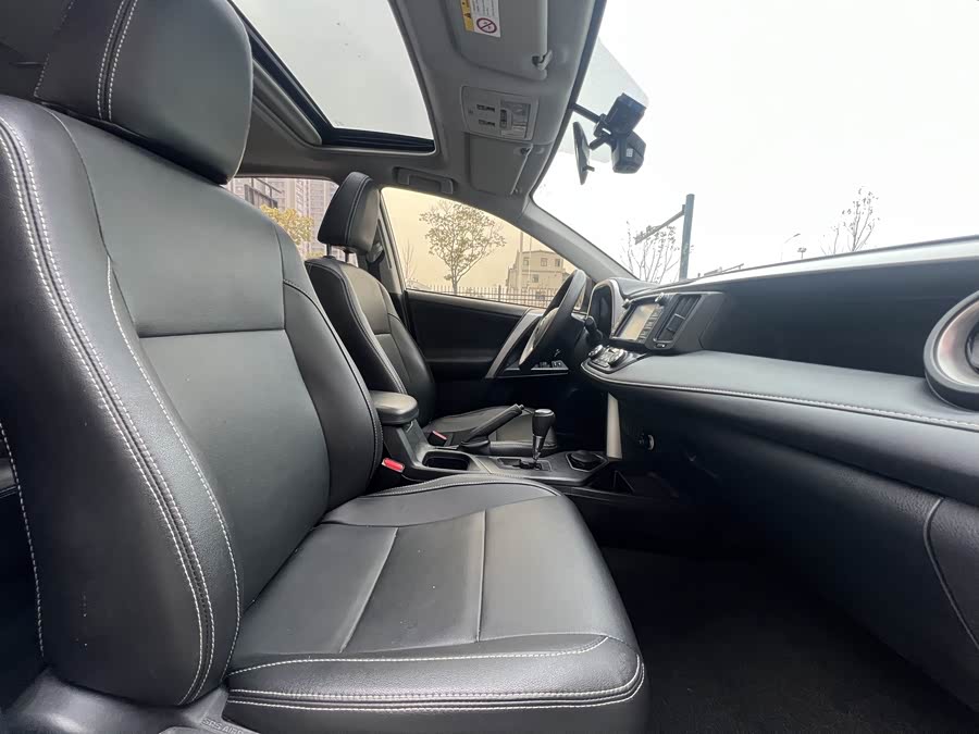 Toyota RAV4 2019 #6 Toyota RAV4 2019 car image #6