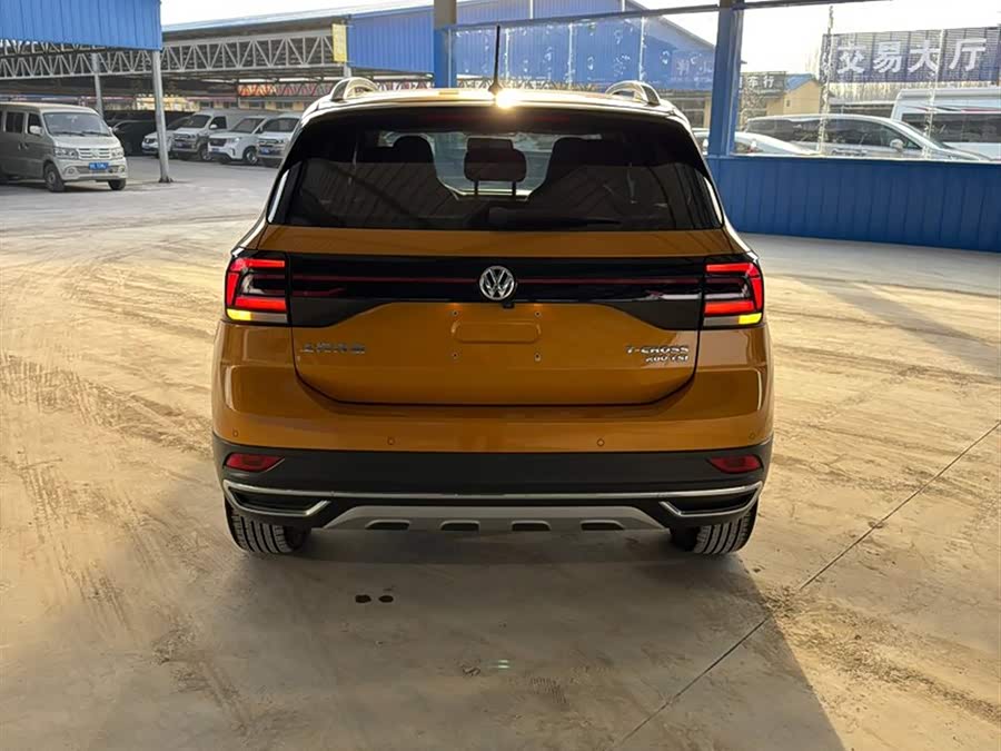 Volkswagen T-Cross 2020 #6 Volkswagen T-Cross 2020 car image #6
