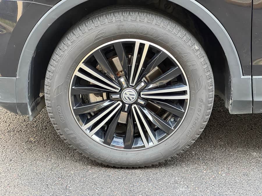 Volkswagen Tiguan L 2019 #6 Volkswagen Tiguan L 2019 car image #6