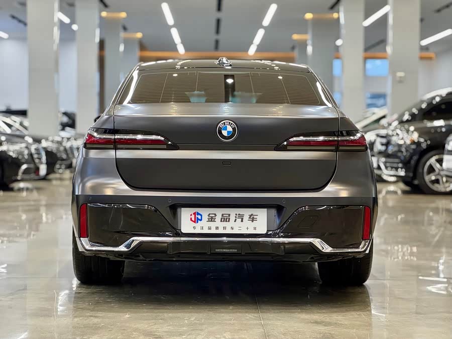 BMW 7 Series 2023 car image #6