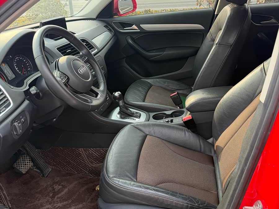 Audi Q3 2018 car image #6