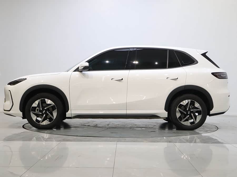 GEELY 2025 #6 GEELY 2025 car image #6