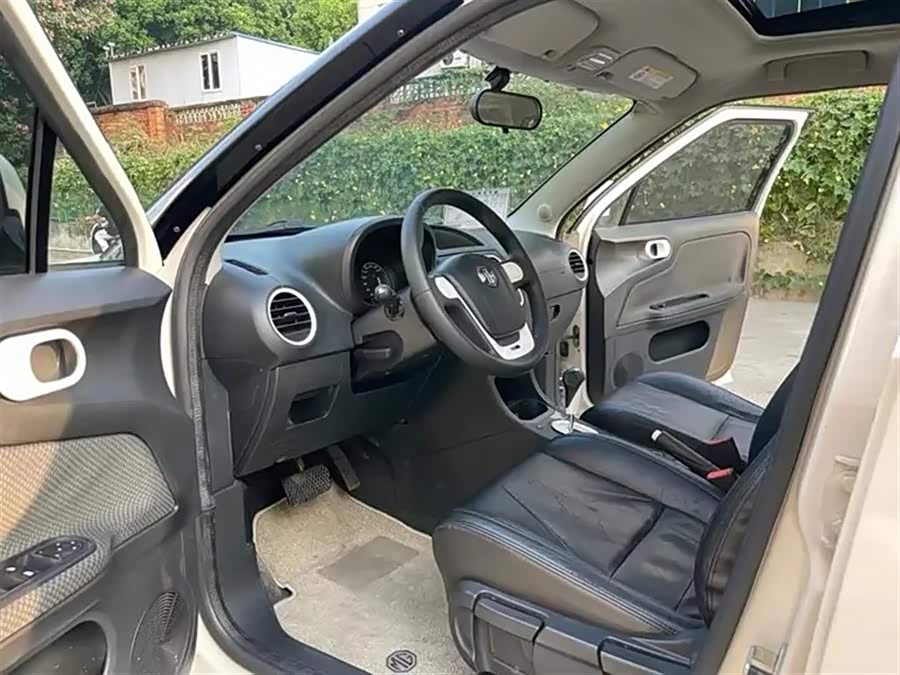 MG 3 2014 car image #6