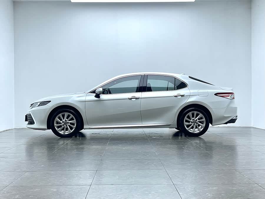 Toyota Camry 2023 car image #6