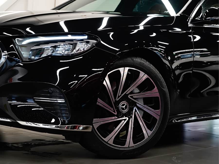 Mercedes-Benz E Class 2025 car image #6