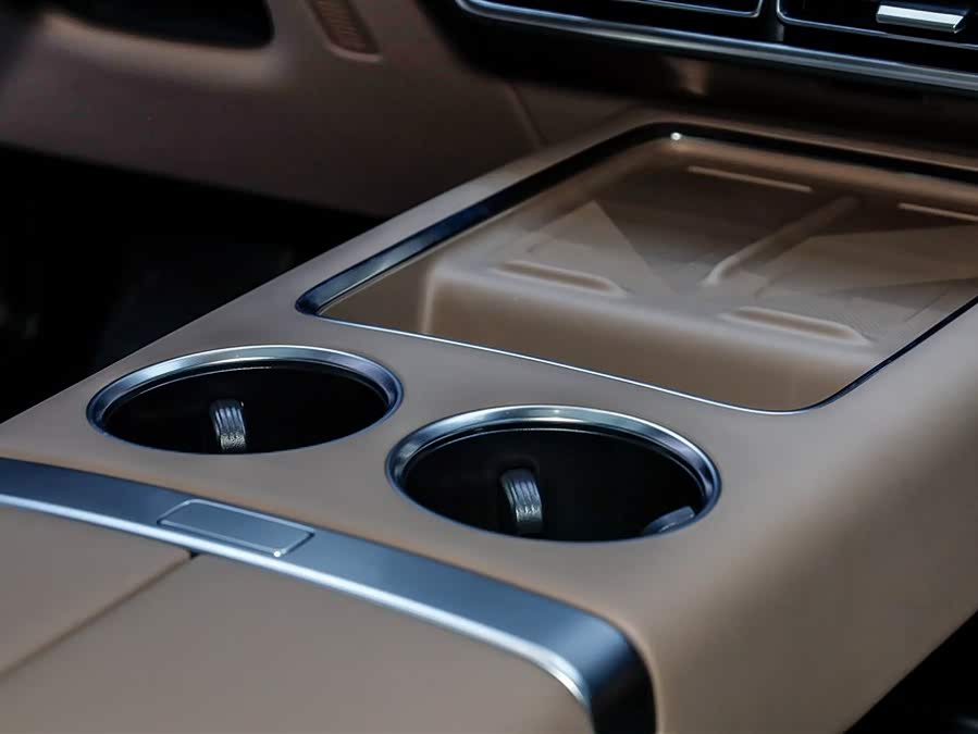 Li L6 2025 image de voiture #6