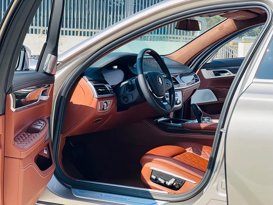 BMW 7 Series 2021 car image #6