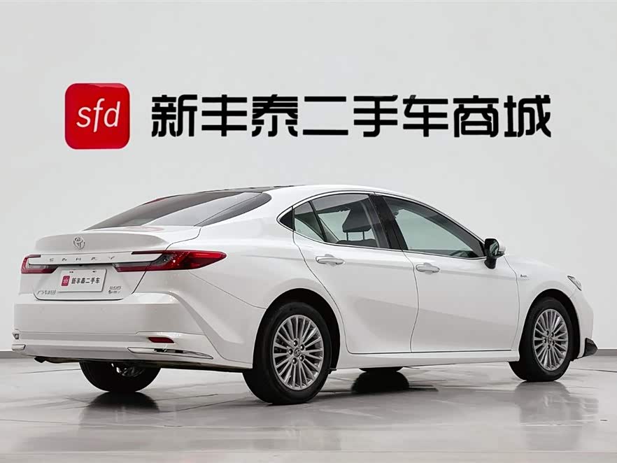 Toyota Camry 2025 صورة سيارة #6