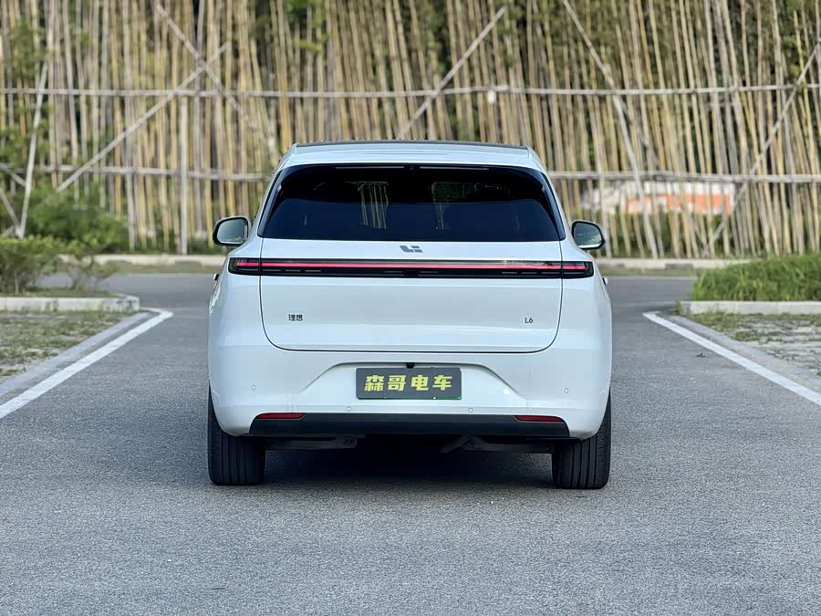 Li L6 2024 imagen de coche #6